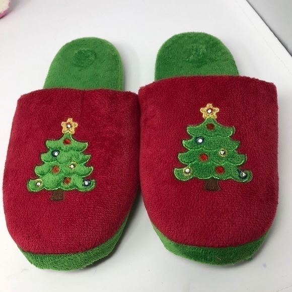 𝅺3 pairs Holiday winter Christmas house slippers - Picture 4 of 8